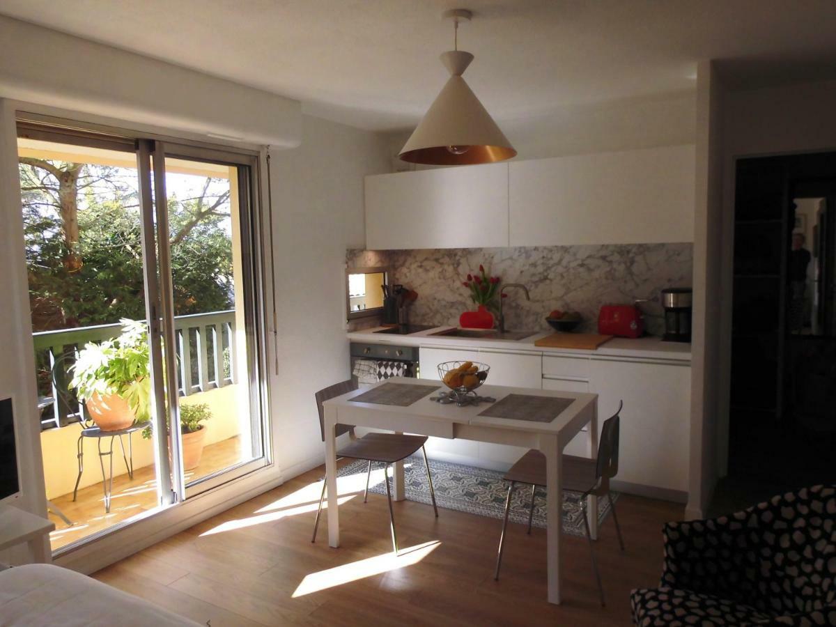 Au Balcon Fleuri Apartment Anglet Exterior foto